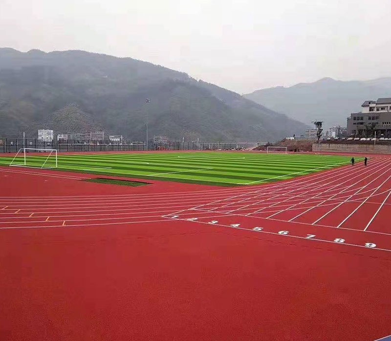 足球場(chǎng)，跑道